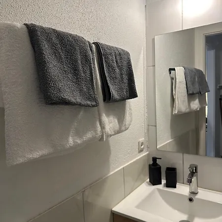 Parlement 5 Min Apartament